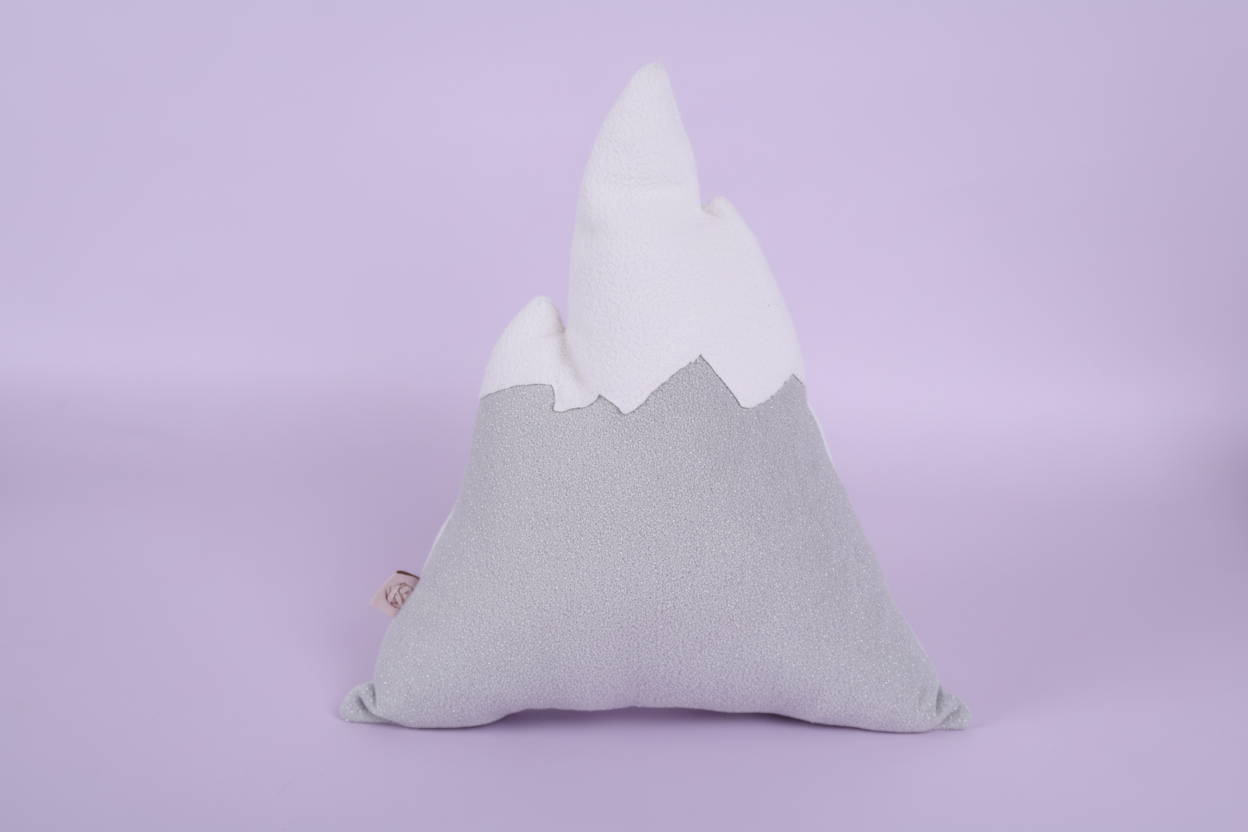Snow mountain cushion