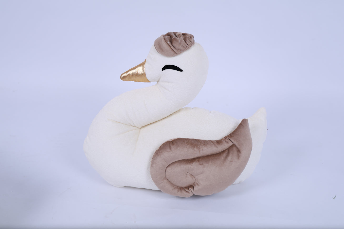 Swan (velvet wings)