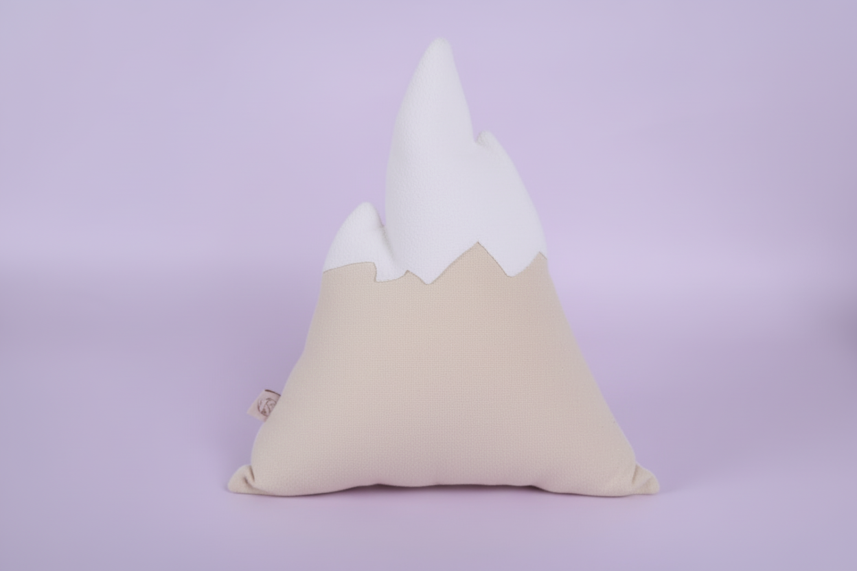 Snow mountain cushion