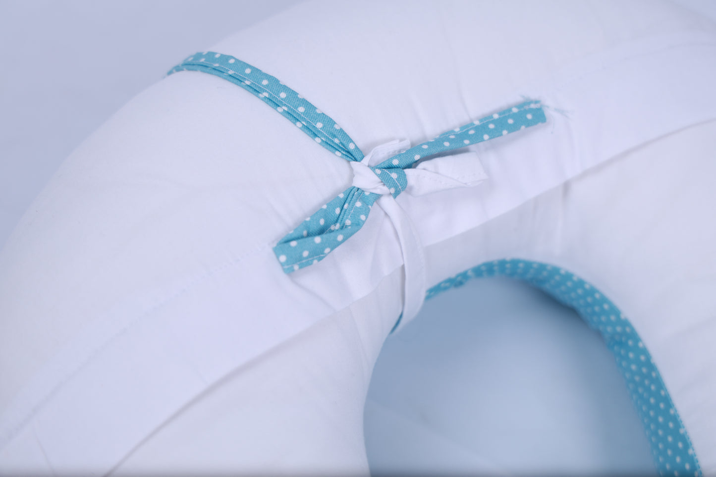 الرضاعة الطبيعية مع هدية