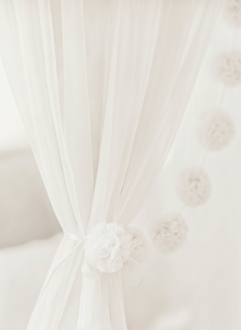 Pom-poms rope decoration